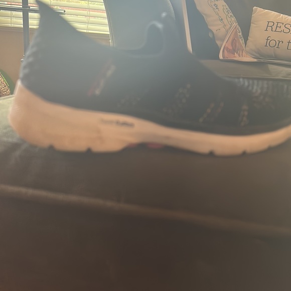 Skechers ladies slip-ins. Black/multi colored threads in shoe. Valentina. - Picture 2 of 7